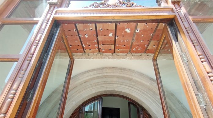 Renuevan el acceso al balcón del Ayuntamiento por 33.000 euros