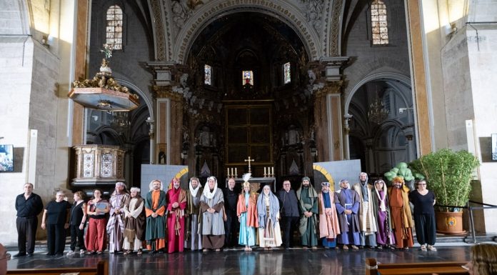 Catorce actores representan «el Misteri» en la Catedral de Valencia