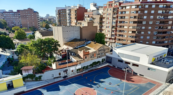 Denuncian a otro profesor de un colegio de Marxalenes por promocionar «terapias de conversión» homófobas Denuncian a otro profesor de un colegio de Marxalenes por promocionar "terapias de conversión" homófobas