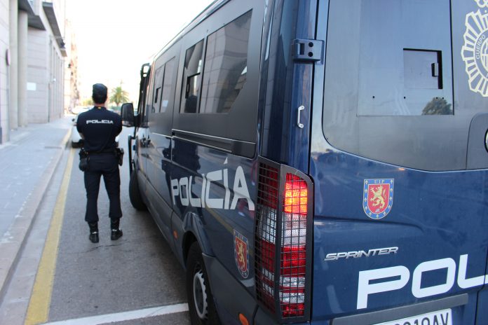 Una macrooperación policial en la estación de autobuses se salda con cinco detenidos