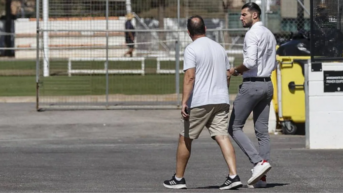 El Valencia CF sanciona a Rafa Mir