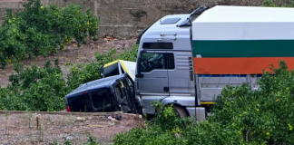 Un camión con problemas en los frenos arrolla y mata a tres personas en Valencia