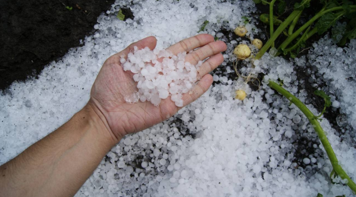 Una fuerte granizada ‘golpea’ el interior de Valencia