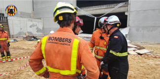 Un trabajador muere al derrumbarse una placa de hormigón en una empresa de Paterna