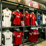 La 'megastore' del Valencia CF abre sus puertas en el centro de la ciudad