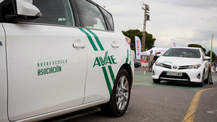 Las autoescuelas valencianas colapsan: más de 36.000 personas a la espera de examinarse