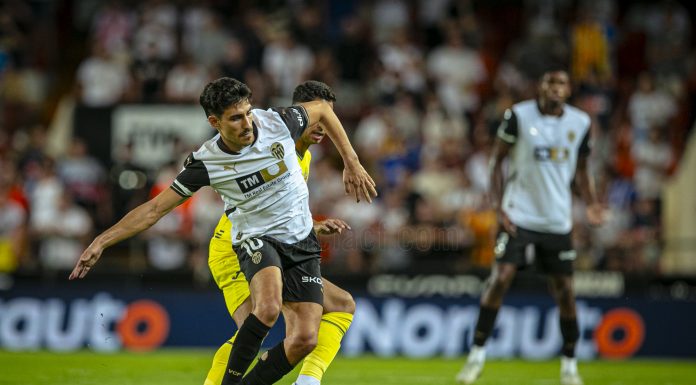 El Valencia CF mejora su juego pero solo consigue empatar