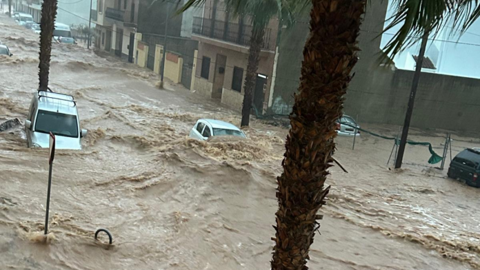 Activan la alerta roja en Valencia por la DANA: ¿Cuáles son las horas de riesgo extremo?