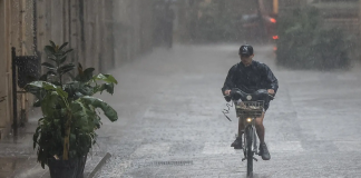 La tormenta descarga 160 litros en unas horas de Valencia