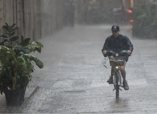 La tormenta descarga 160 litros en unas horas de Valencia