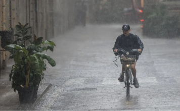 La tormenta descarga 160 litros en unas horas de Valencia