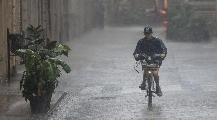 La tormenta descarga 160 litros en unas horas de Valencia