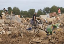 El Mehdi, el héroe de Alfafar que rescató a un vecino de la riada: "O lo salvaba o me moría"