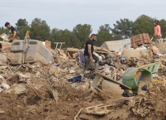 El Mehdi, el héroe de Alfafar que rescató a un vecino de la riada: "O lo salvaba o me moría"