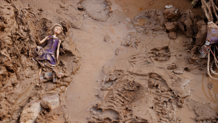 Reabren algunos cementerios de la "zona cero" de la DANA