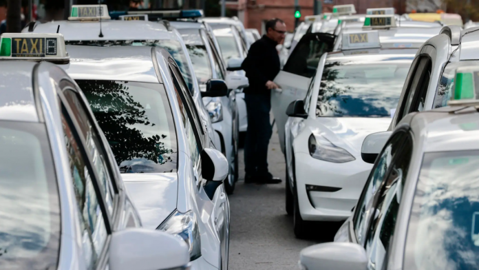 Valencia afrontará el fin de semana del Maratón sin taxis ni metro