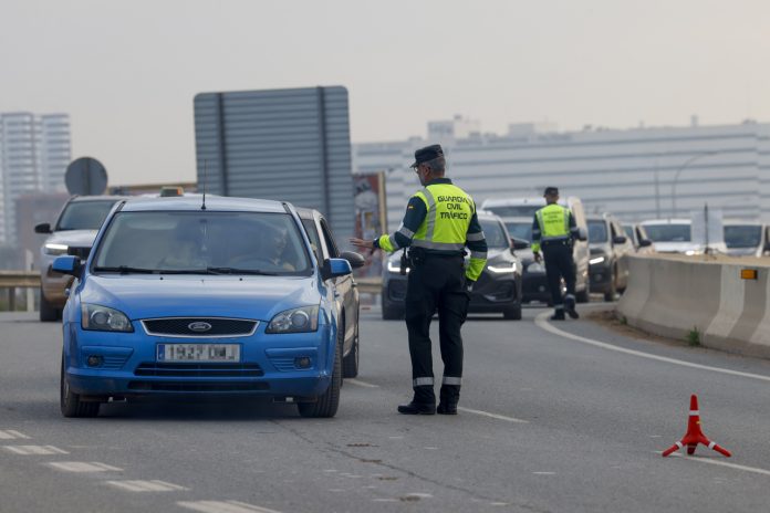 Valencia se colapsa y se convierte en una ratonera con más de 70 kilómetros de retenciones