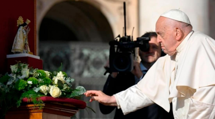 VÍDEO | El emotivo gesto del Papa Francisco hacia los valencianos