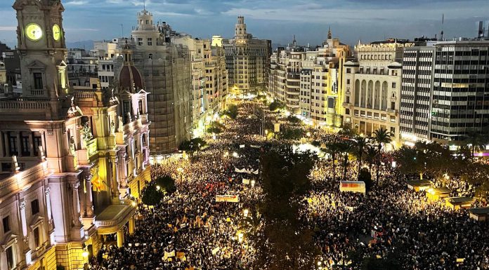 Manifestación por la gestión de la DANA: recorrido, horario y cortes de tráfico Huelga general mañana en València: cortes de tráfico y servicios mínimos en el transporte