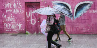 Vuelta al cole bajo el paraguas con alerta por lluvias y granizo