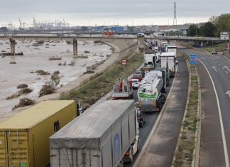 La DANA mantiene 35 carreteras afectadas