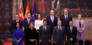 Mazón preside la toma de posesión de los nuevos consellers: "Hoy nace el Consell de la Recuperación"