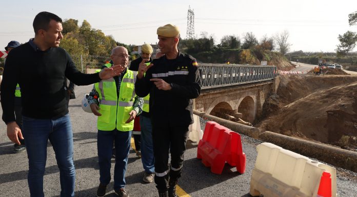 La Diputación y la UME abren el puente de Buñol también para vehículos pesados