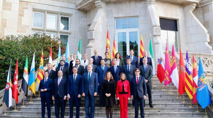 El Gobierno se compromete a asumir parte de la deuda valenciana El Gobierno se compromete a asumir parte de la deuda valenciana