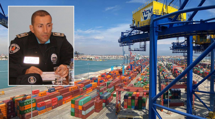 Detienen al exjefe de la Guardia Civil del Puerto de Valencia por narcotráfico Detención del exjefe de la Guardia Civil del Puerto de Valencia por narcotráfico