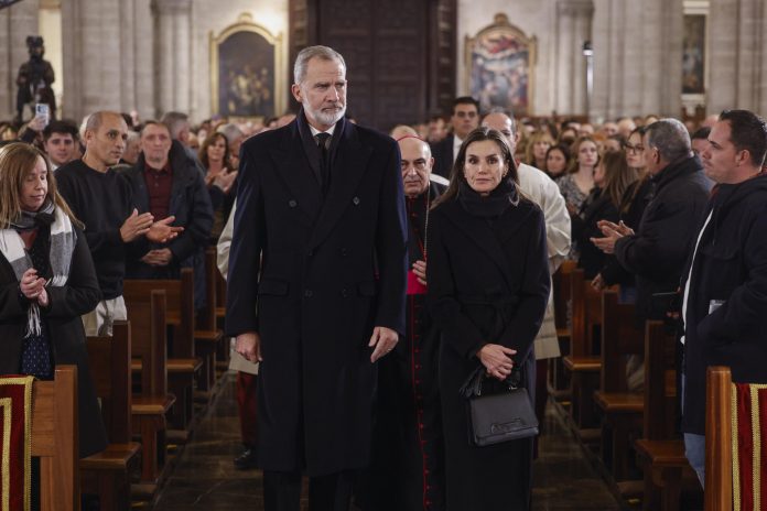 El funeral por las víctimas de la DANA en la Catedral de Valencia, en imágenes