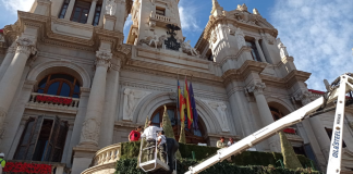 Comienza el montaje de la Navidad más solidaria de Valencia
