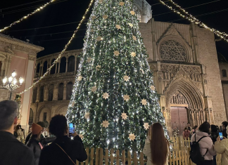 Las calles del centro de Valencia se cierran al tráfico por alta afluencia peatonal