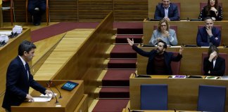 VÍDEO | Un bochornoso enfrentamiento por la DANA obliga a suspender el pleno de Les Corts Valencianes