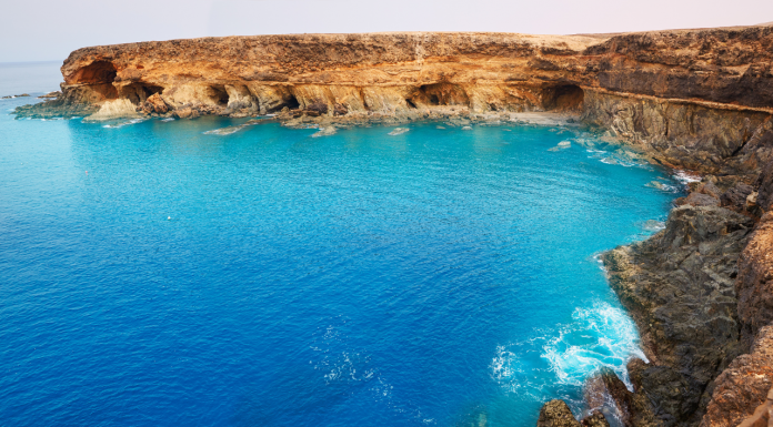 Valencia tendrá dos vuelos directos y diarios a las Islas Canarias Valencia tendrá dos vuelos directos y diarios a las Islas Canarias