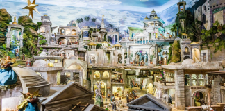 El belén de una falla hace historia: "Es una obra de arte, una joya digna de que la vea toda Valencia"