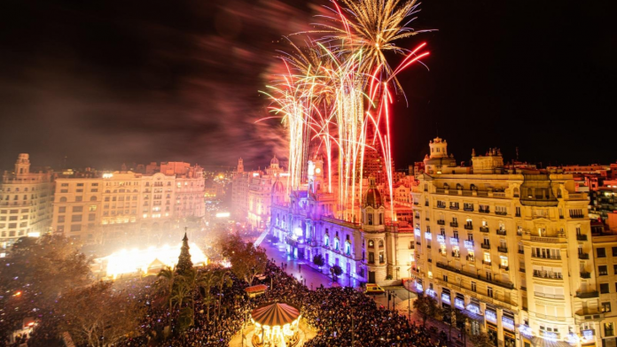 Cuatro castillos artificiales darán la bienvenida al 2025 en Valencia