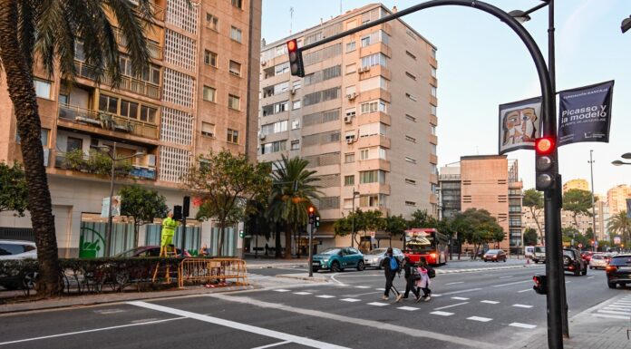 Valencia pone en marcha 4 nuevos pasos de peatones para mejorar la movilidad urbana