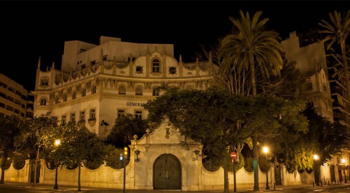 La leyenda de la Dama Rosa: el fantasma que habita La Cigüeña de Valencia