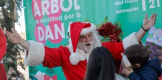 Papá Noel en Paiporta | EFE