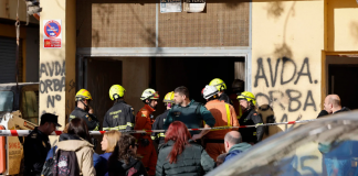 VÍDEO | Benetússer denuncia el abandono tras la DANA: "Hay edificios doblándose con gente viviendo dentro"