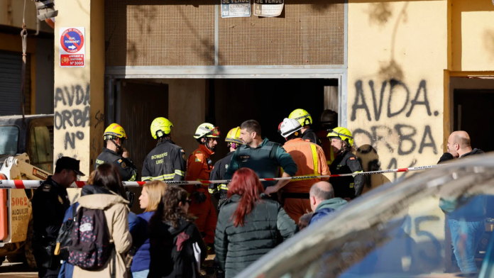 VÍDEO | Benetússer denuncia el abandono tras la DANA: "Hay edificios doblándose con gente viviendo dentro"