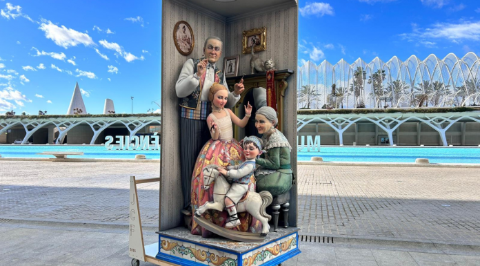 La Exposición del Ninot recibe las primeras figuras de las Fallas 2025