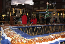 El roscón de reyes gigante de Utiel en una edición anterior