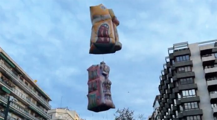 Vídeo: Espectaculares hinchables voladores