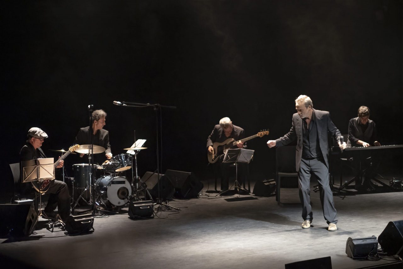 "Macho grita" llega a Valencia: la comedia musical de Alberto San Juan