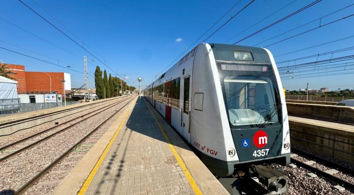 Una nueva avería eléctrica provoca retrasos en tres líneas de Metrovalencia Una nueva avería eléctrica provoca retrasos en tres líneas de Metrovalencia