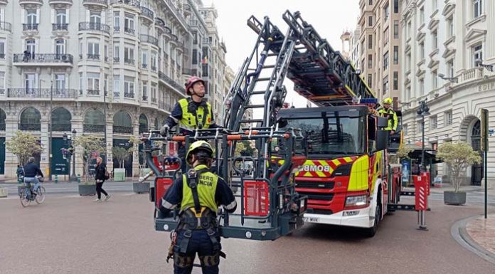 Valencia adquiere un vehículo de rescate con un brazo extensible más largo de la historia