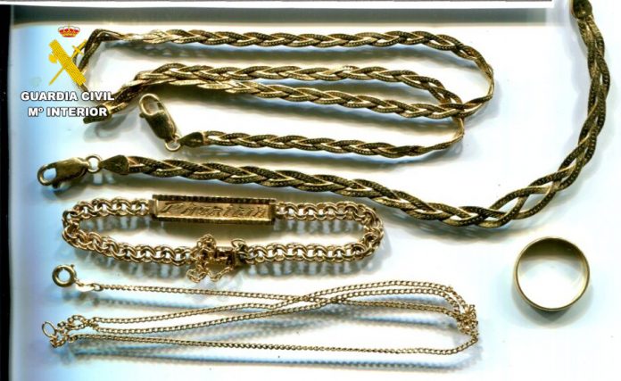 Detenida una cuidadora de ancianos por robar joyas y dinero en las viviendas donde trabajaba