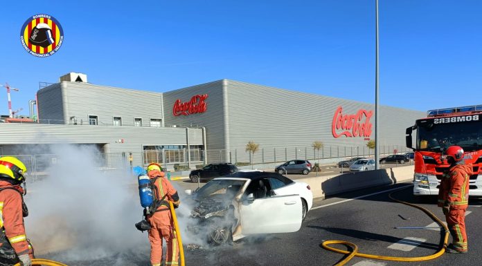 Arde un coche en l’A-3 a la altura de Quart de Poblet