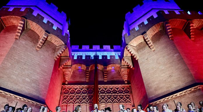 Vuelve a ver la Crida 2025: “Ja estem en Falles”